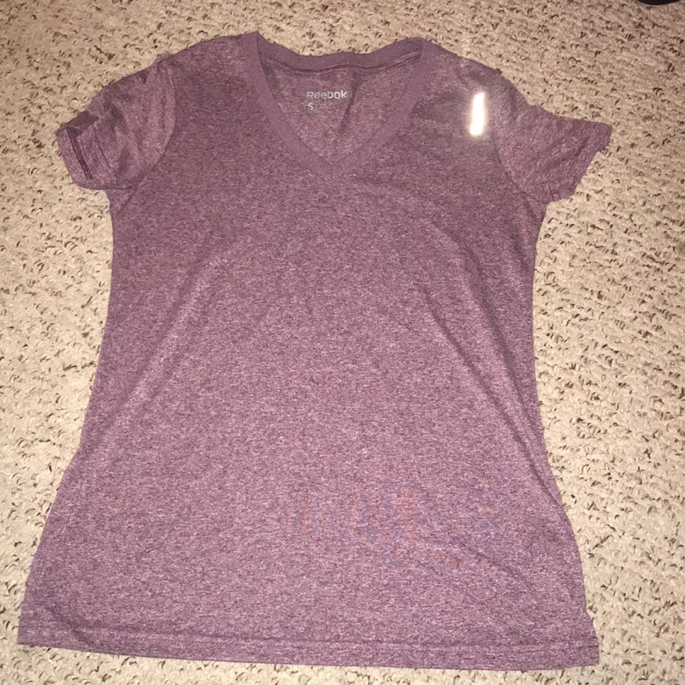 Short sleeve v-neck shirt